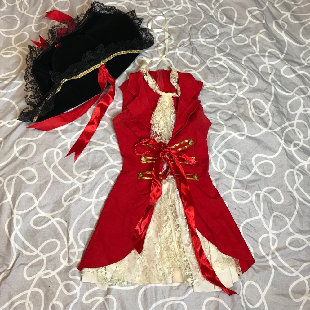 Size XS Women’s Pirate Halloween Costume